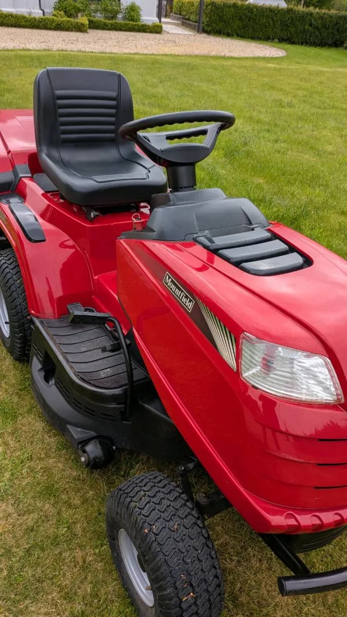Mountfield 1530H Ride on Lawnmower - Image 1
