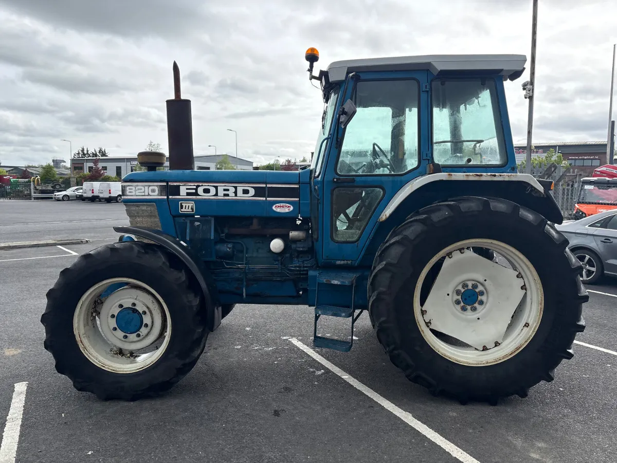 1990 FORD 8210 - Image 2