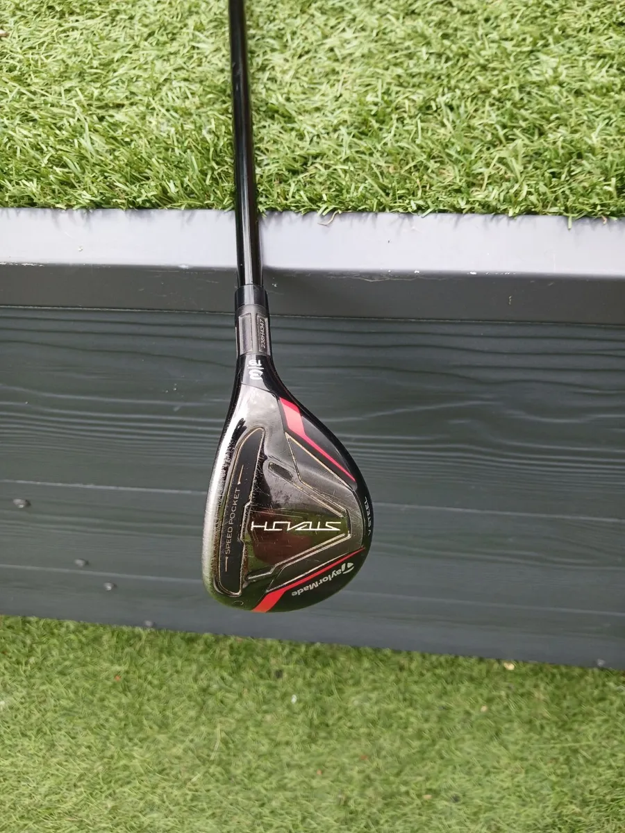Damaged Taylormade Stealth Hybrid - Image 2