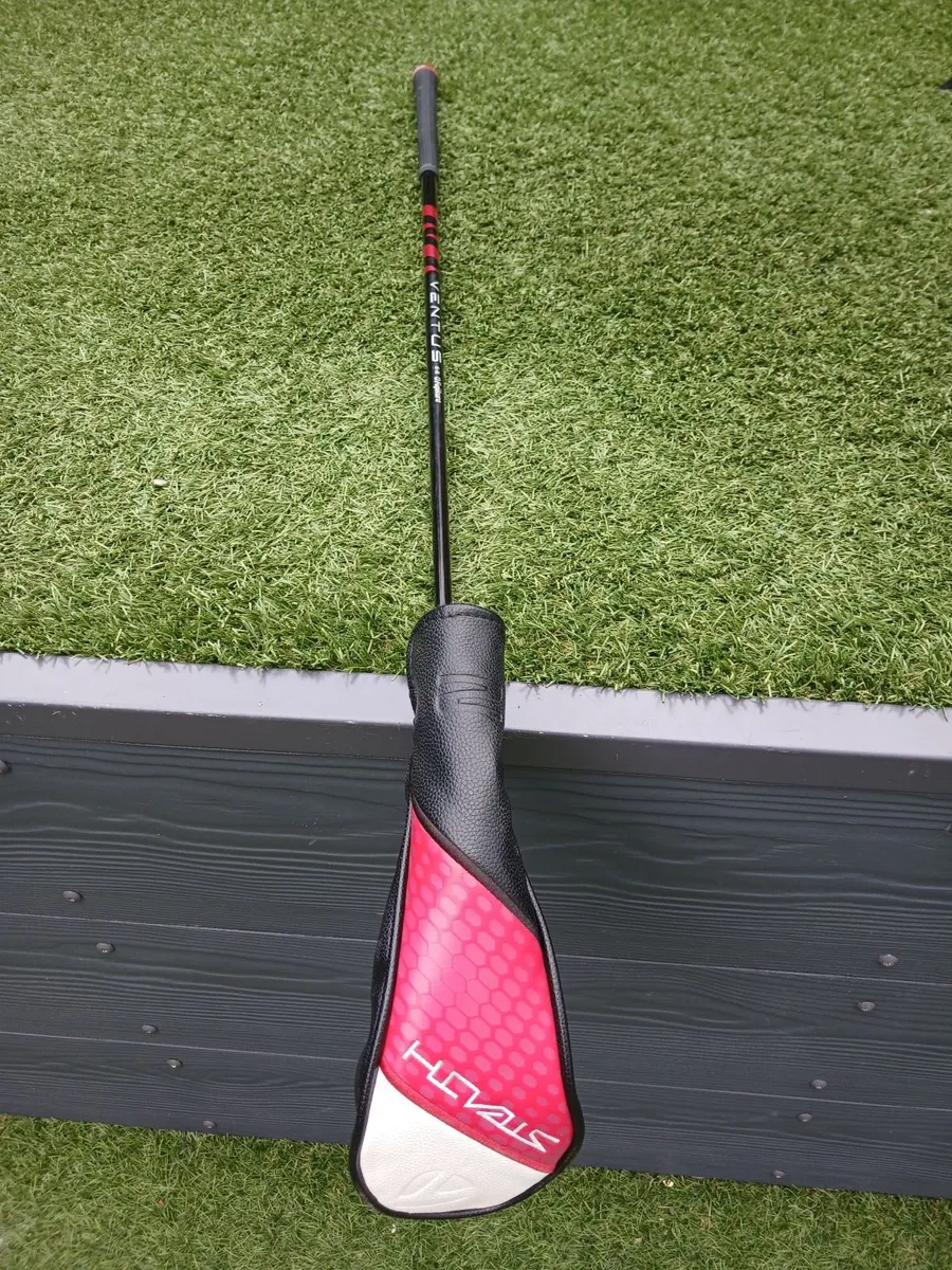 Damaged Taylormade Stealth Hybrid - Image 4