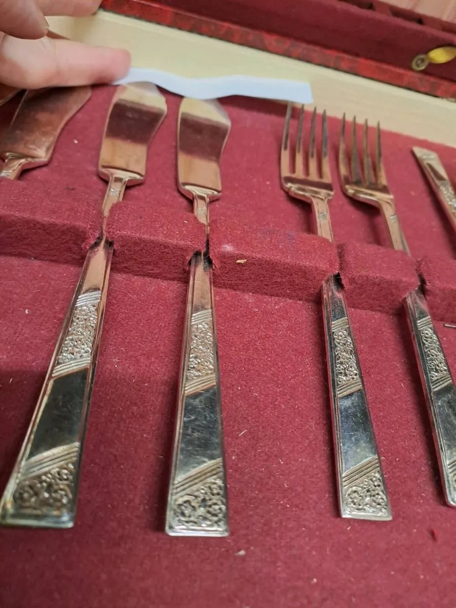Vintage Heritage Plate Fish Knife & Fork Set - Image 3