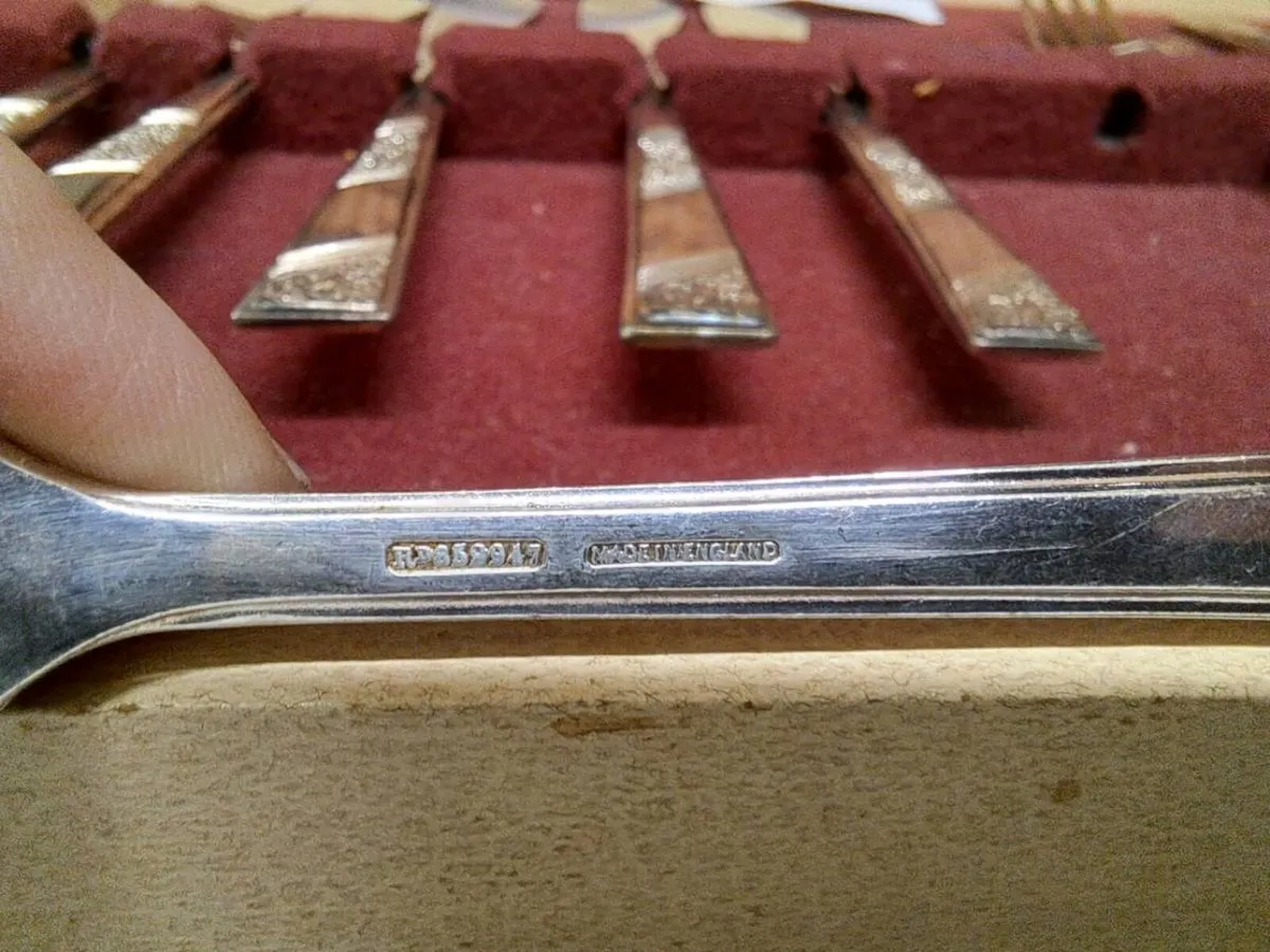 Vintage Heritage Plate Fish Knife & Fork Set - Image 4