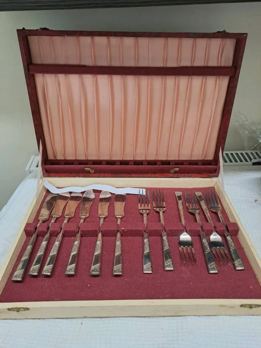 Vintage Heritage Plate Fish Knife & Fork Set - Image 1