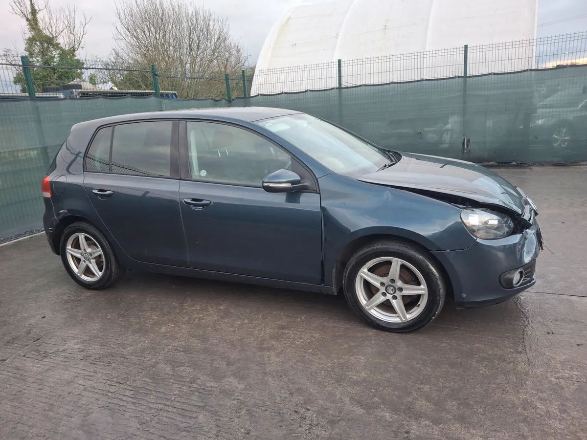 2012 Volkswagen Golf  Trendline  1.6 Tdi - Image 2