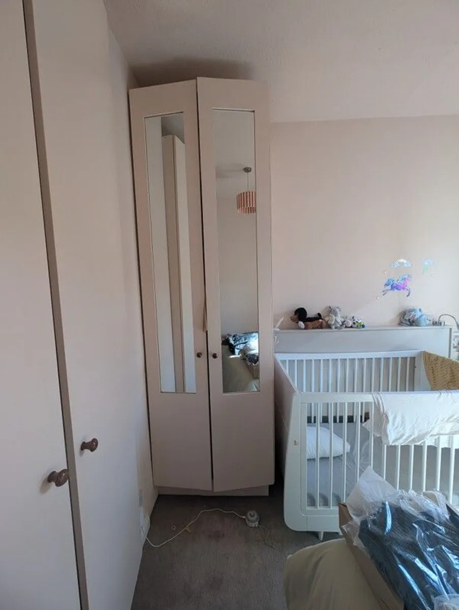 wardrobe - Image 1