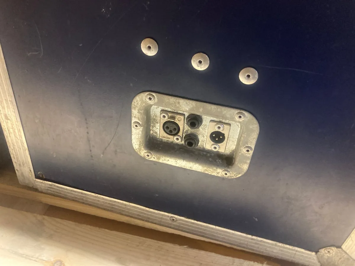 Speakers - FREE to whoever collects - Image 2