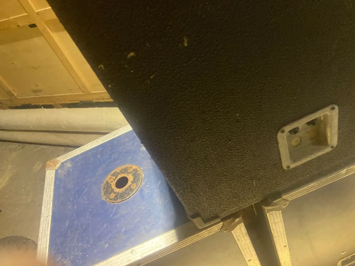 Speakers - FREE to whoever collects - Image 3