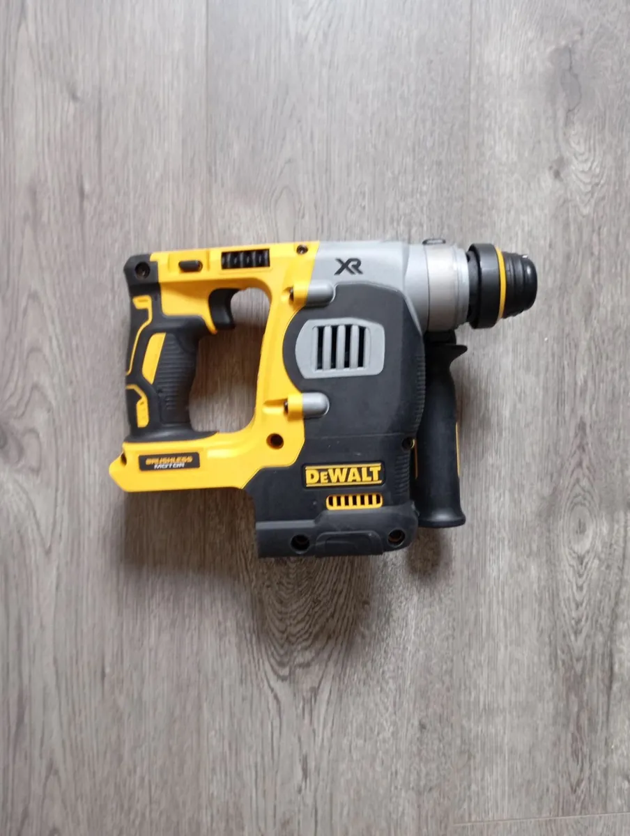 DeWalt dch273 SDS Drill (New) - Image 3