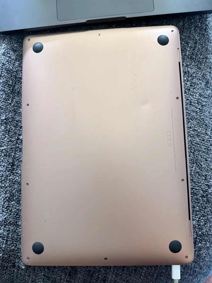 2019 MacBook Air - Image 2