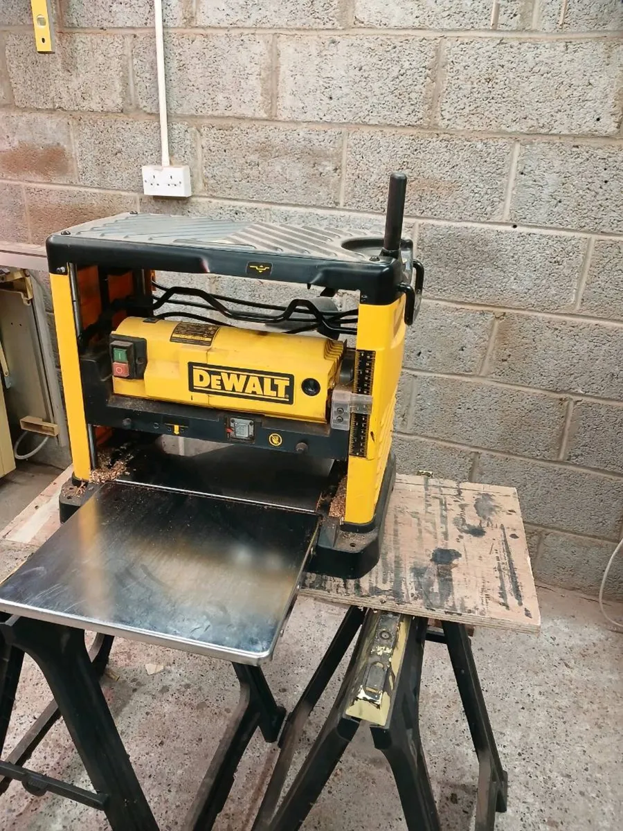De walt 12 inch thicknesser