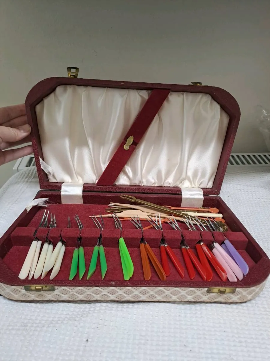 1950s Vintage Cocktail Fork Set – 24 Piece - Image 1