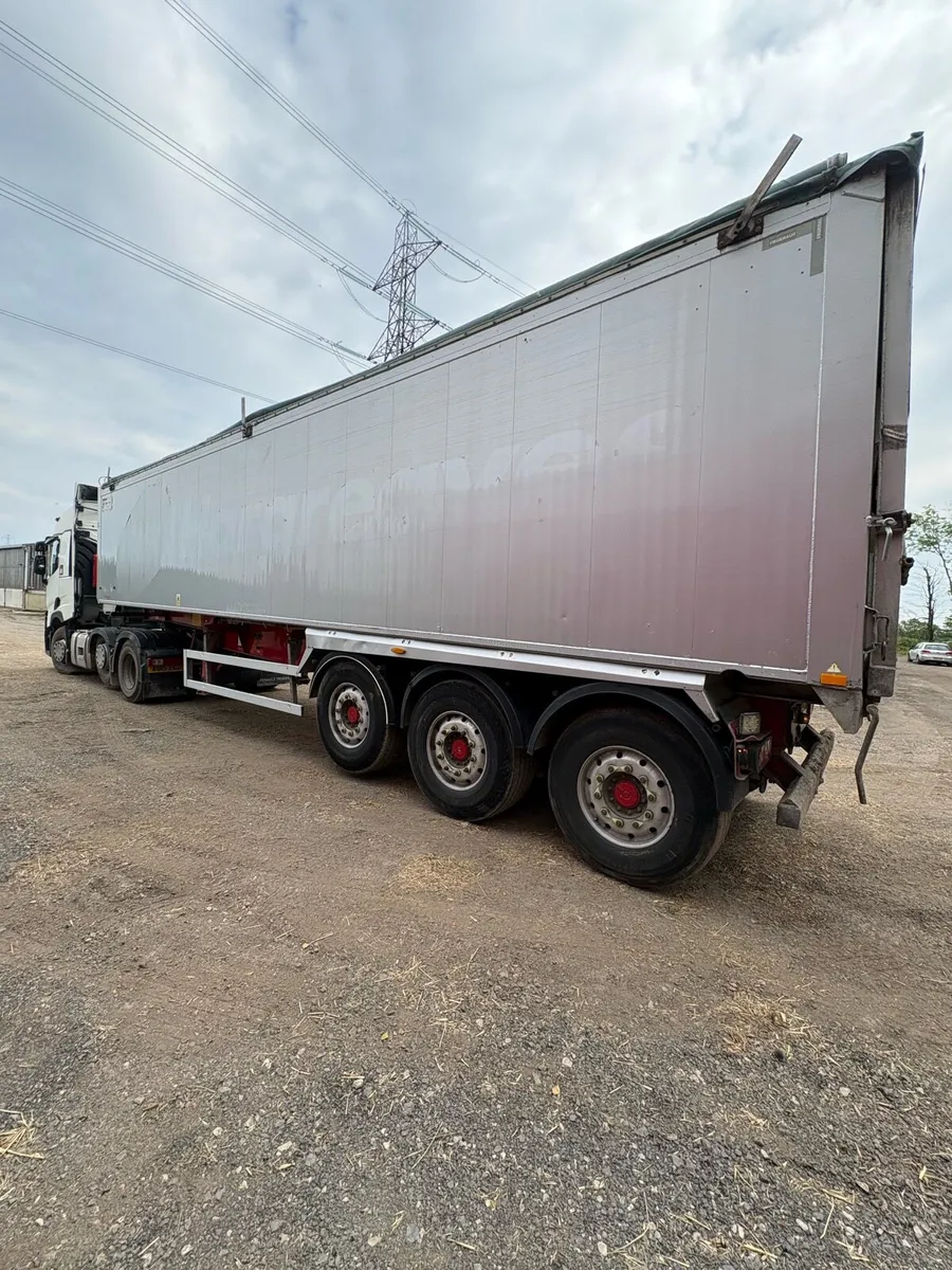 Fruehauf Bulk trailer - Image 1
