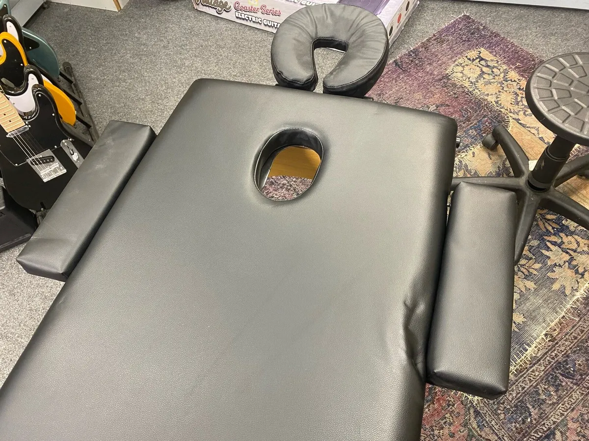 Foldable Massage Table - Image 3