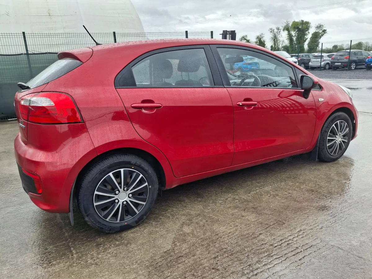 2016 Kia Rio  Very light Damage - Image 3