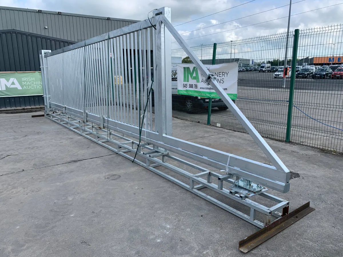 26FT GALVANISED ELECTRIC SLIDING GATE FOR AUCTION - Image 2