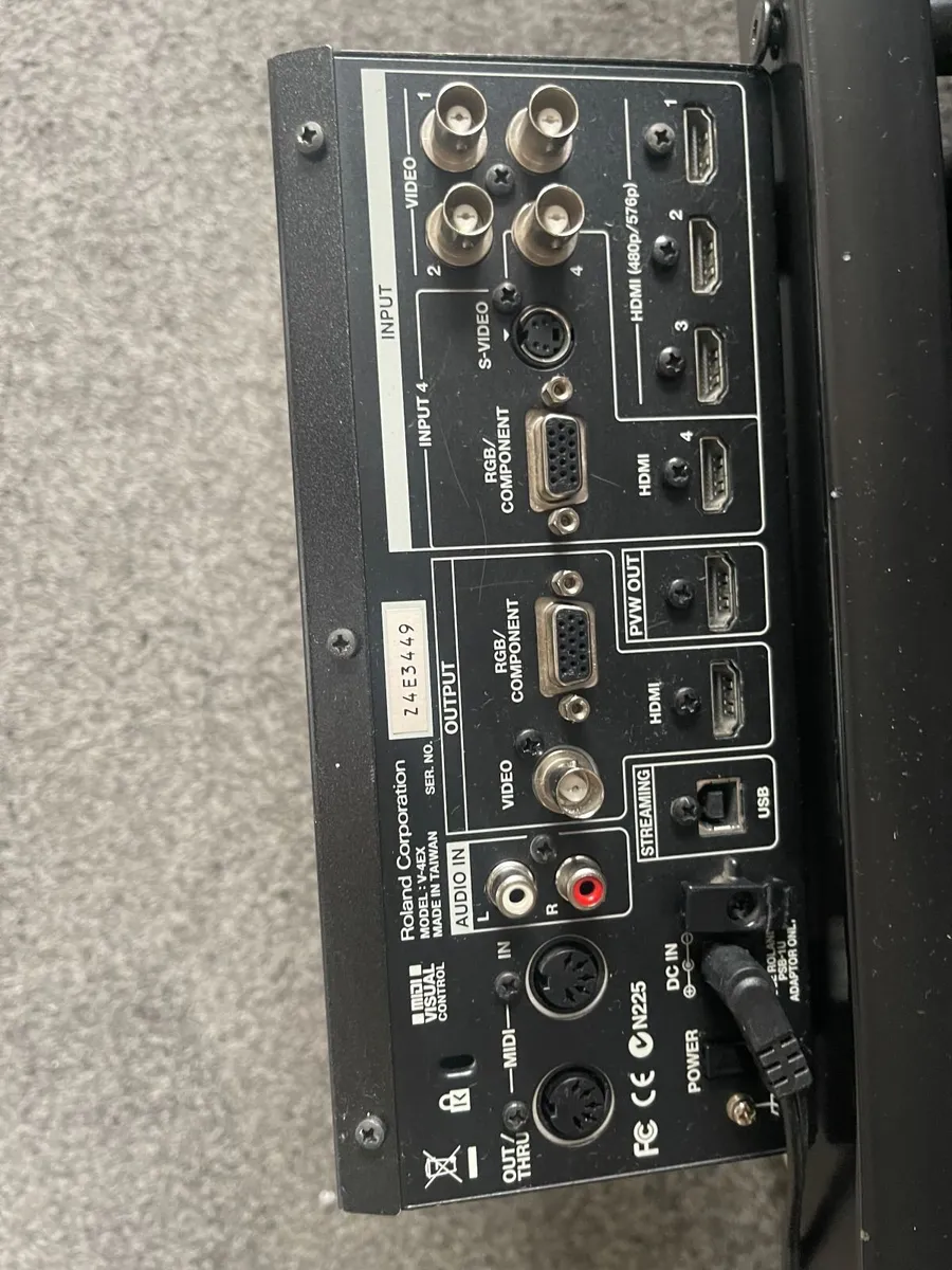 Roland V-4EX 4-Channel Video Mixer / HDMI Switcher - Image 2