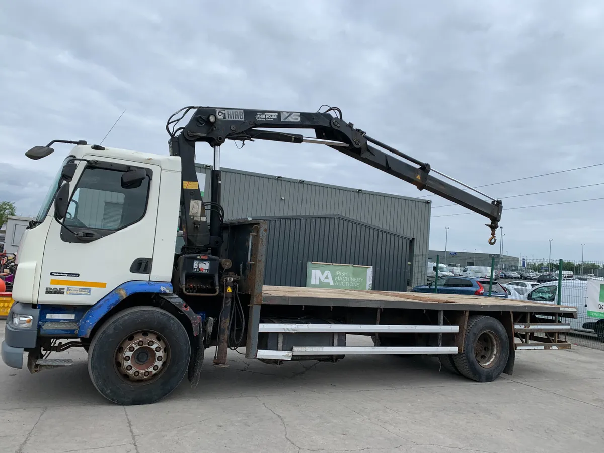 UNRESERVED 2006 DAF LF 55-220 FLAT & CRANE TRUCK - Image 2