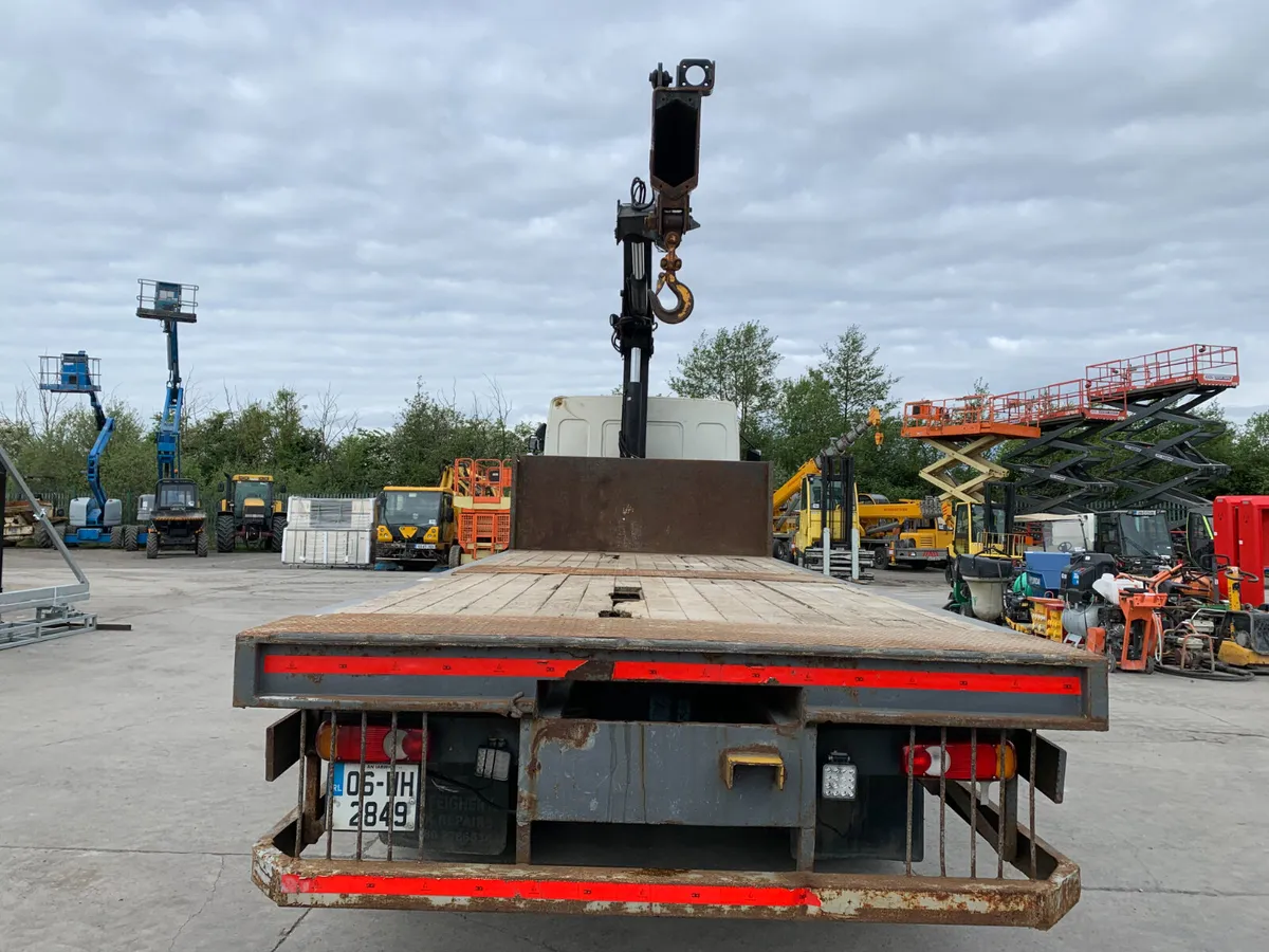 UNRESERVED 2006 DAF LF 55-220 FLAT & CRANE TRUCK - Image 4