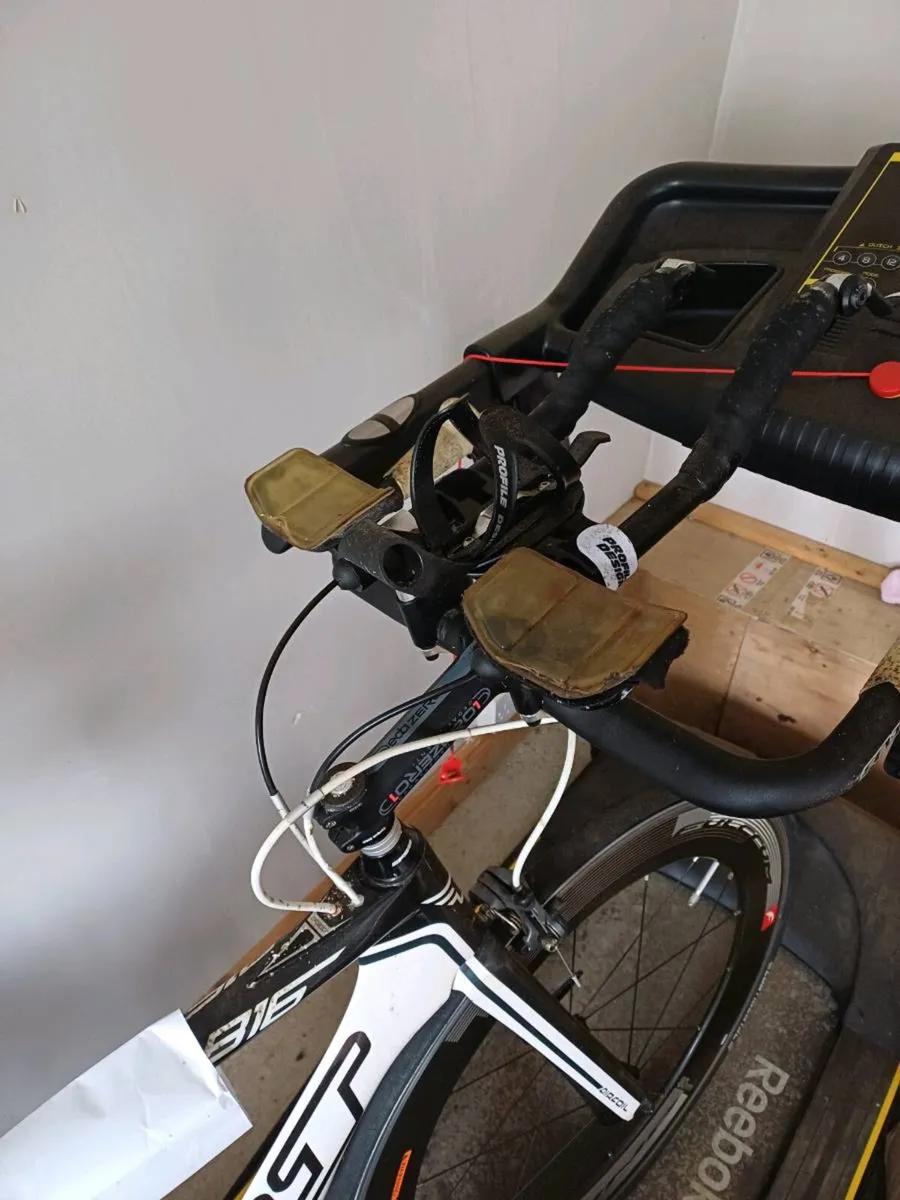 Felt B16 Triathlon Bike - Image 2
