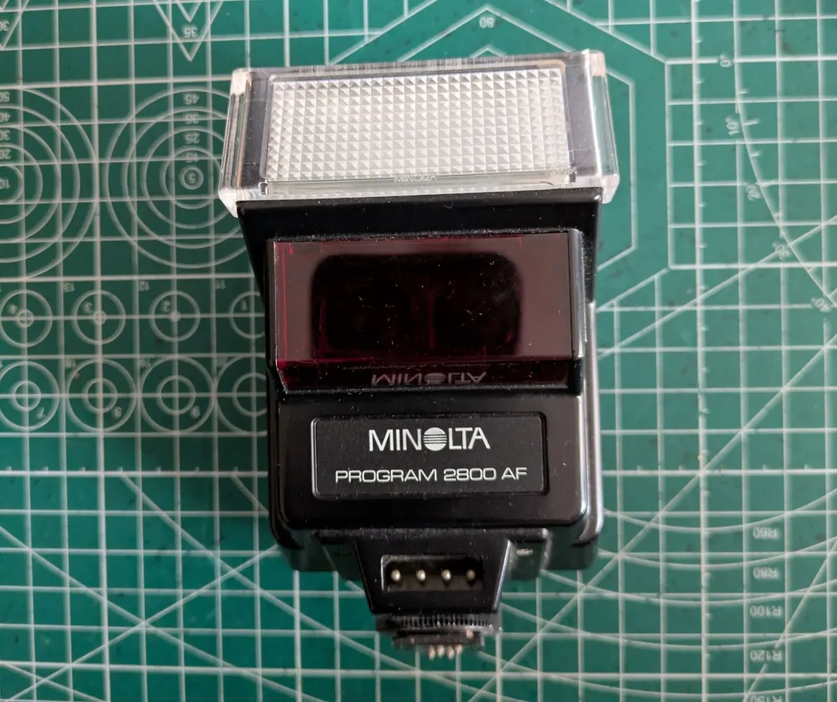 Minolta Program 2800AF flash for Minolta 7000/5000 - Image 1