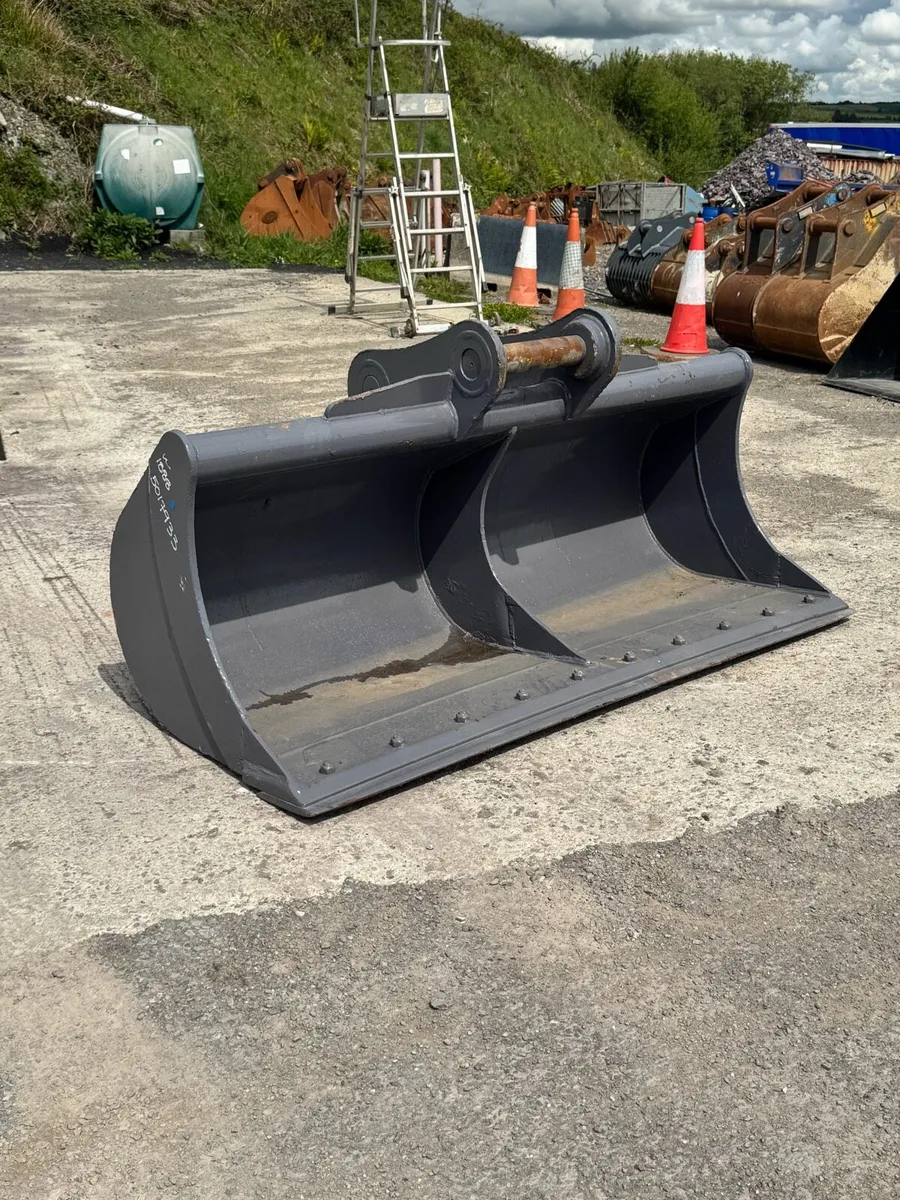 84” Strickland 80mm Grading Bucket - Image 1