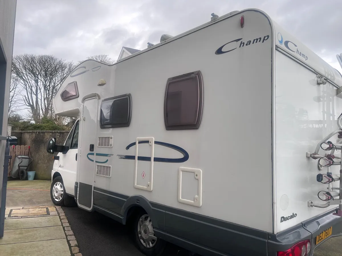 Camper van - Image 3