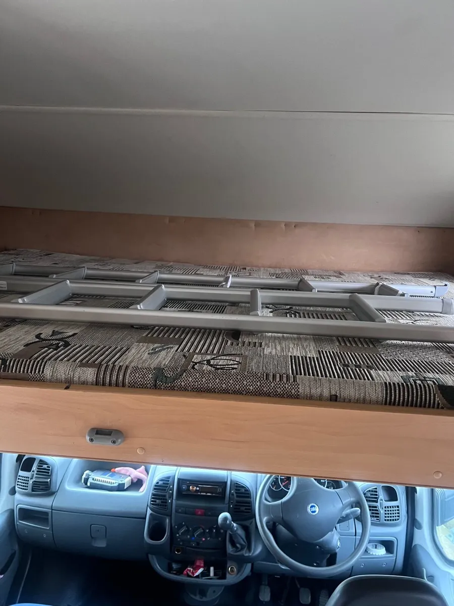 Camper van - Image 4