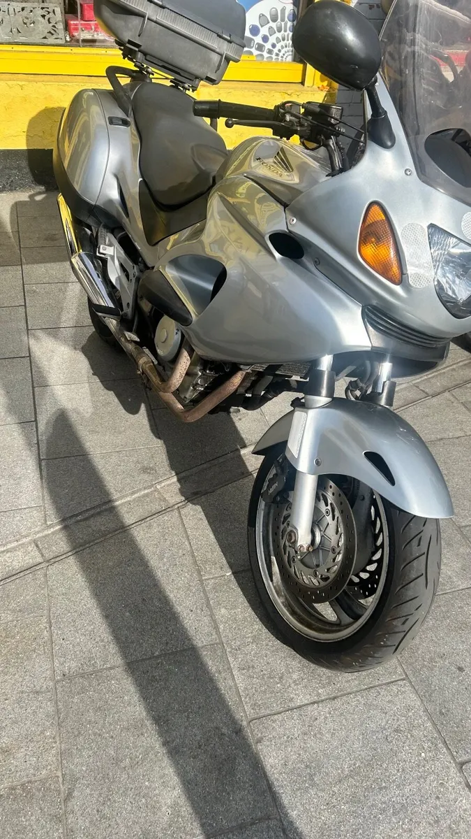 Honda Deauville 2003 NT650V - Image 2