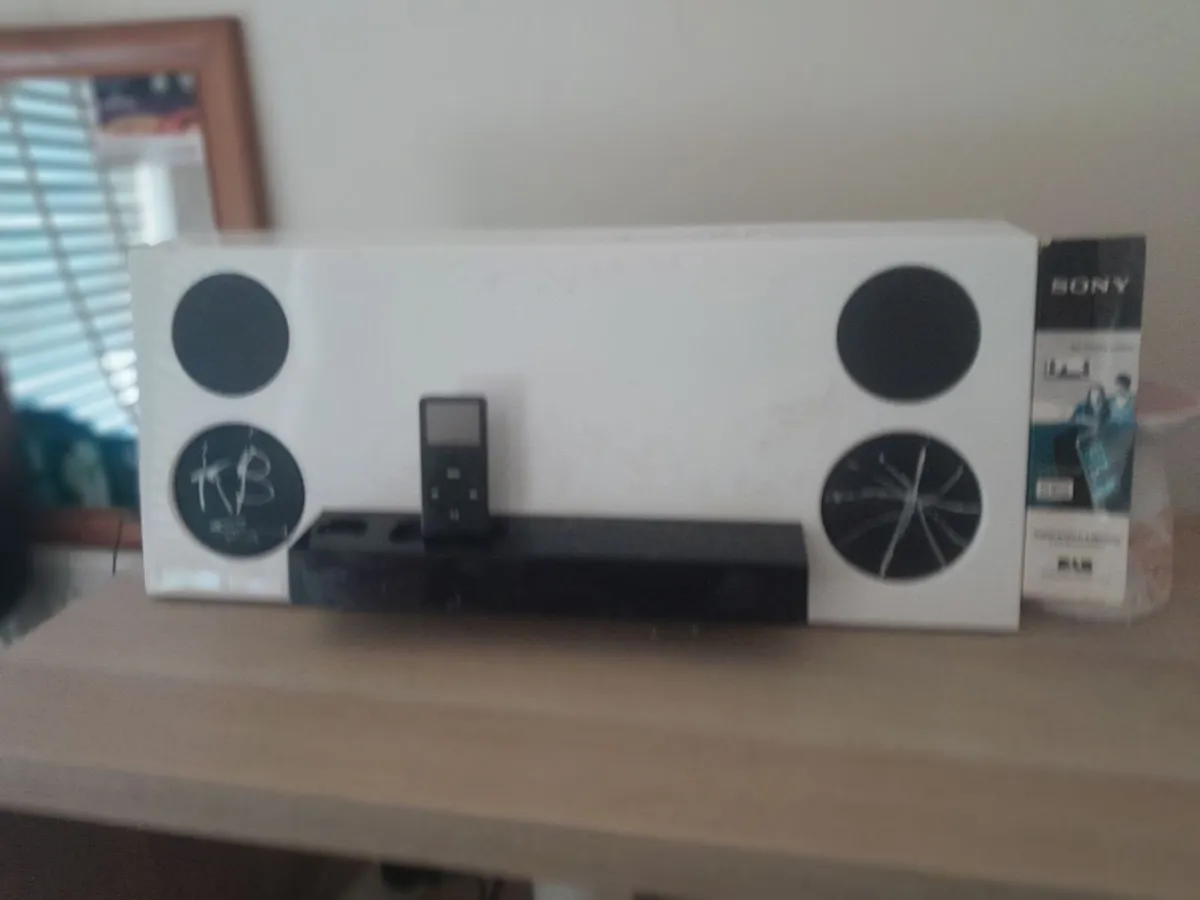 Sony ipod/iPhone audio player