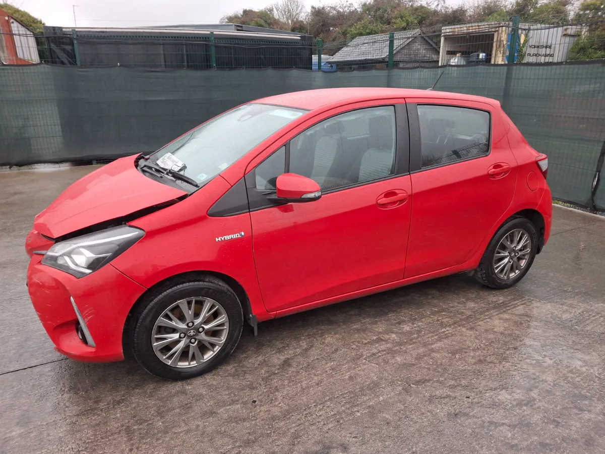 2018 Toyota Yaris  automatic Hybrid 80km - Image 1
