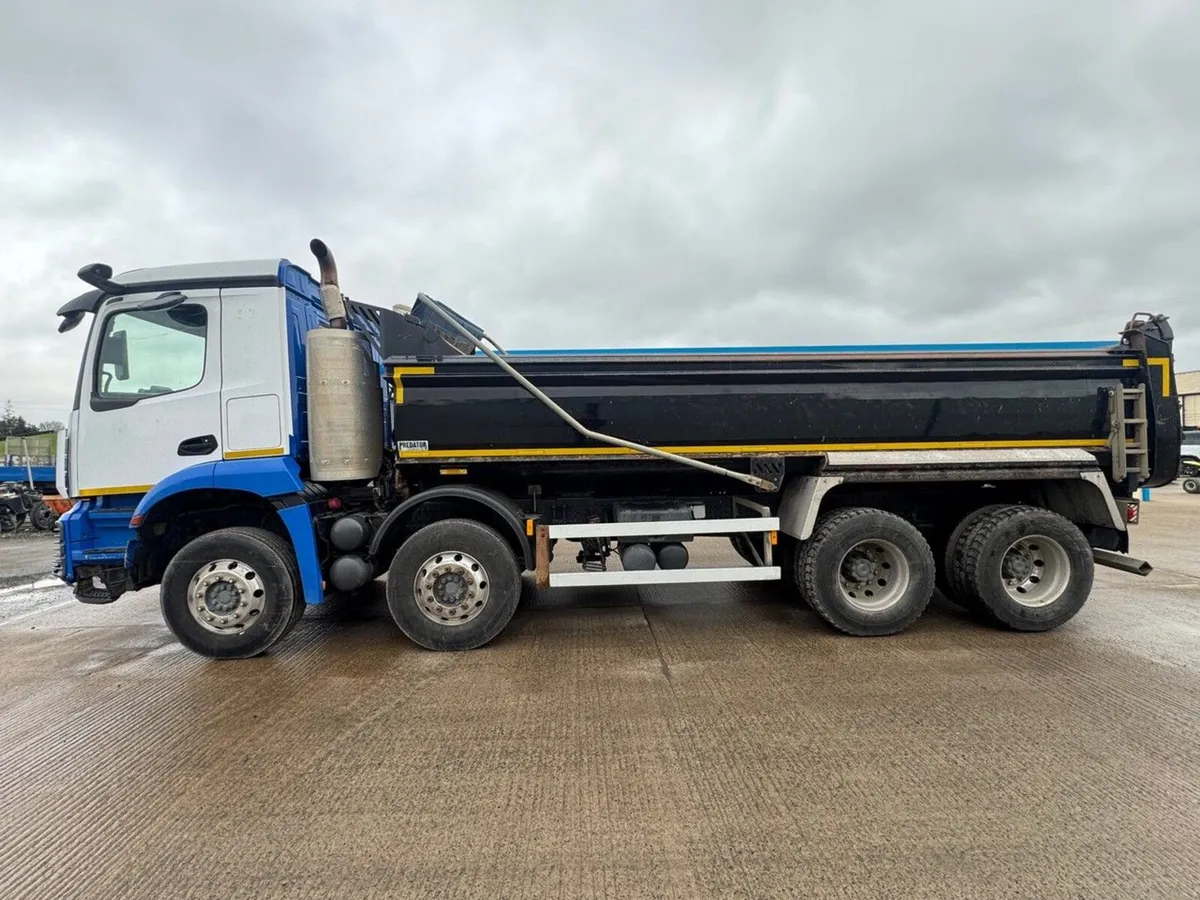 MERCEDES AROCS EURO6 32 TON 8x4 AUTOMATIC TIPPER - Image 3