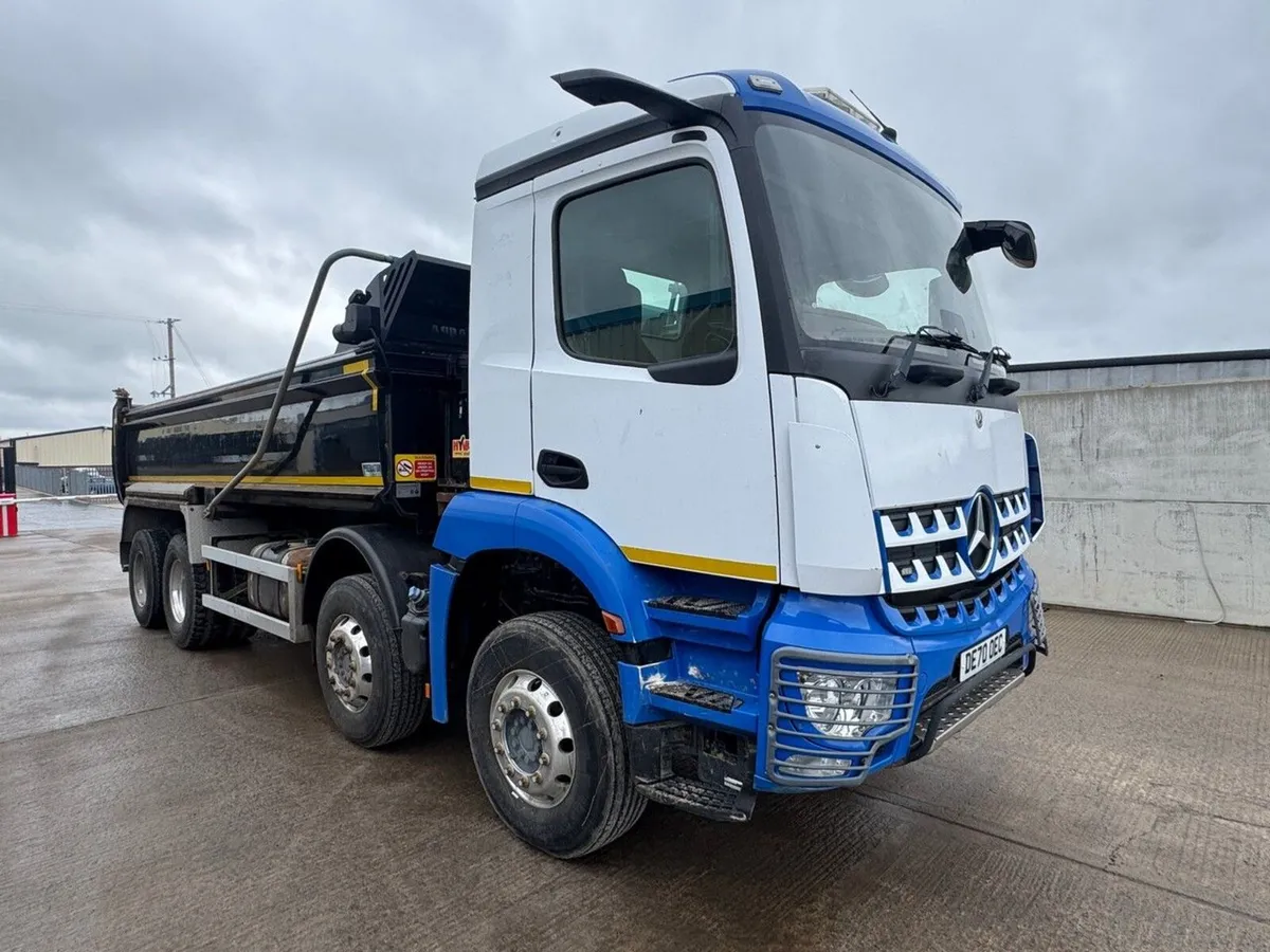 MERCEDES AROCS EURO6 32 TON 8x4 AUTOMATIC TIPPER - Image 4