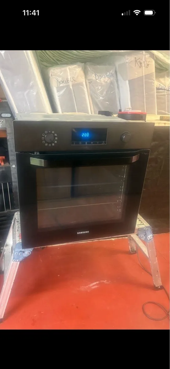 Samsung single fan oven - Image 1