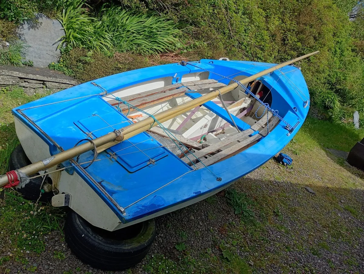 Wayfarer Sailing Boat - Image 1