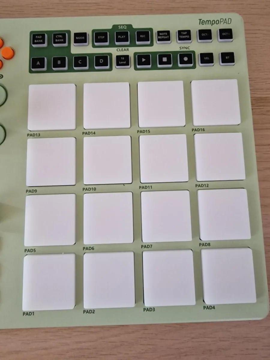 Synido TempoPAD C16 Wireless MIDI Controller - Image 2
