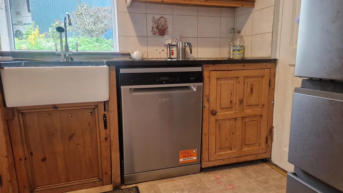 Solid pine kitchen granite worktop and appliances - Image 4