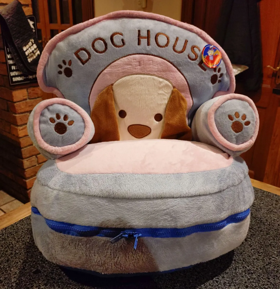 CHILD'S SMALL SOFT CHAIR (BRAND NEW). - Image 1