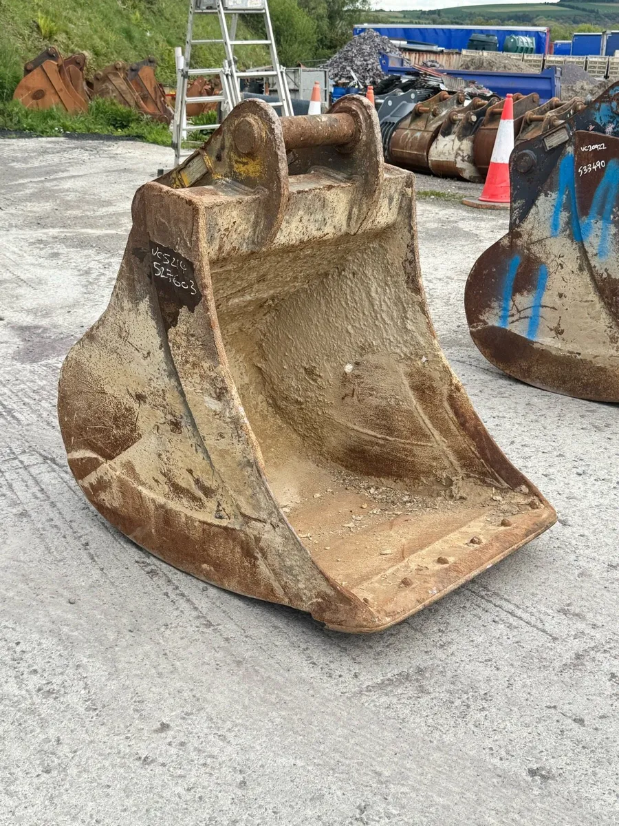 36” Titan 80mm Gummy Bucket - Image 1