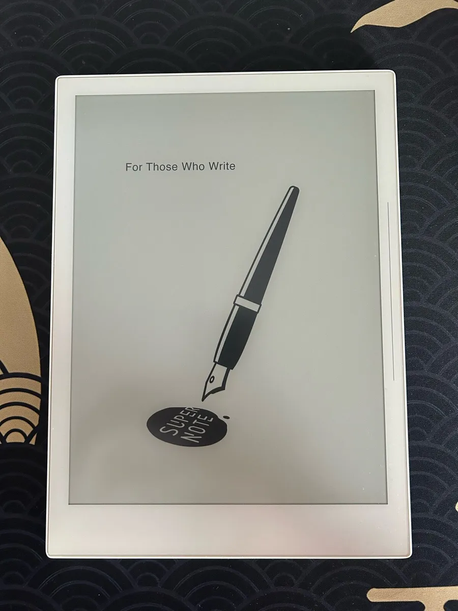 Supernote A5X e-ink - Heart or Metal Pen & Folio - Image 1