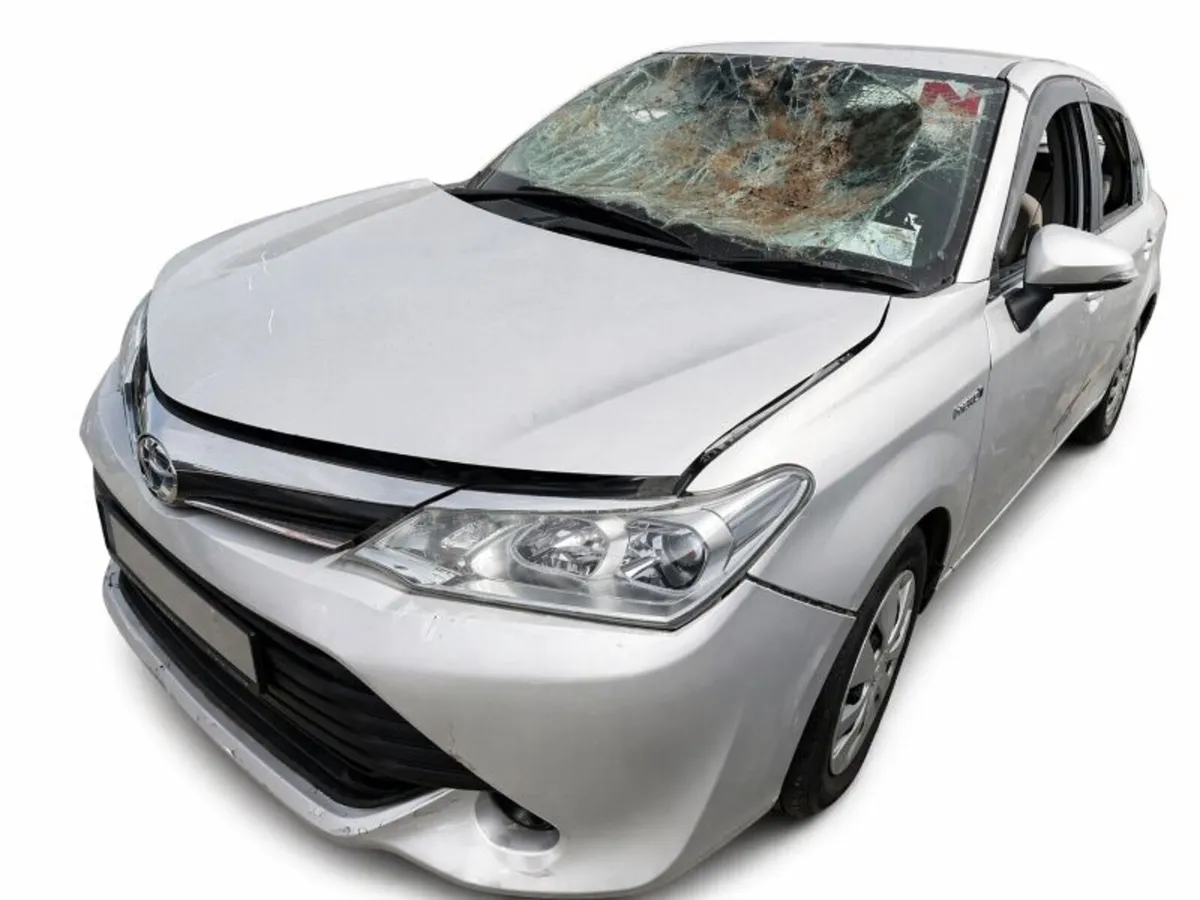 2016 TOYOTA COROLLA 1.5L Hybrid - Image 2
