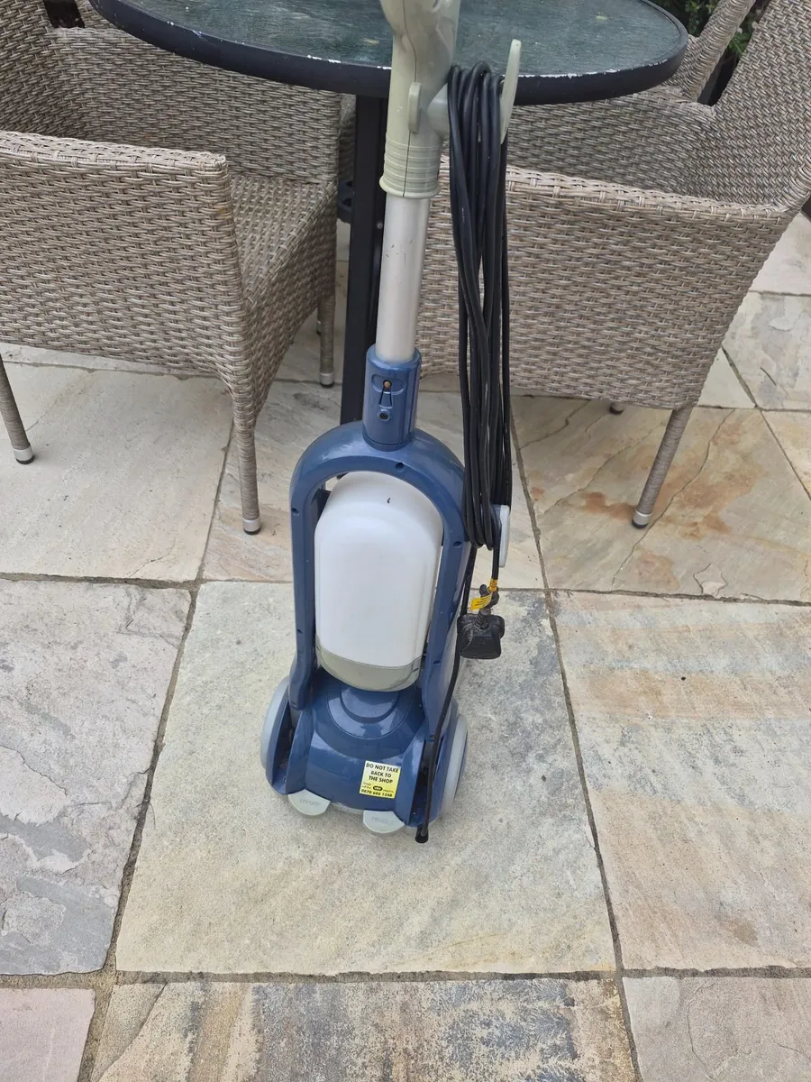 Vax Carpet Shampooer - Image 1