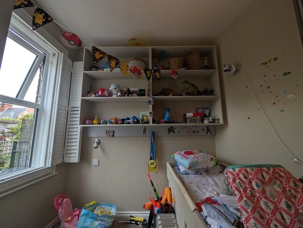 shelves kids bedroom built in - Image 1