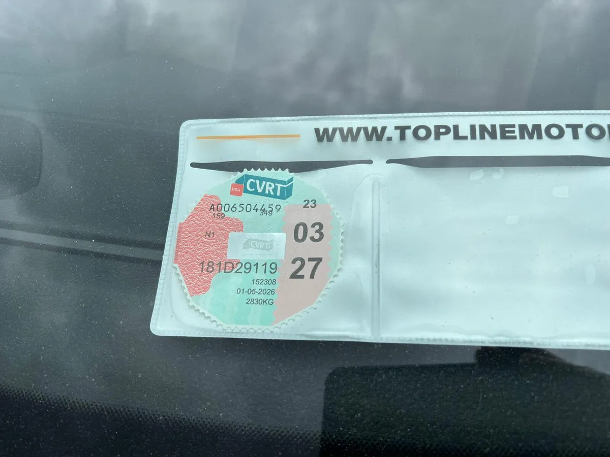 ==3.0 TDI V6//LEATHER INTERIOR//AUTO//PANROOF== - Image 2