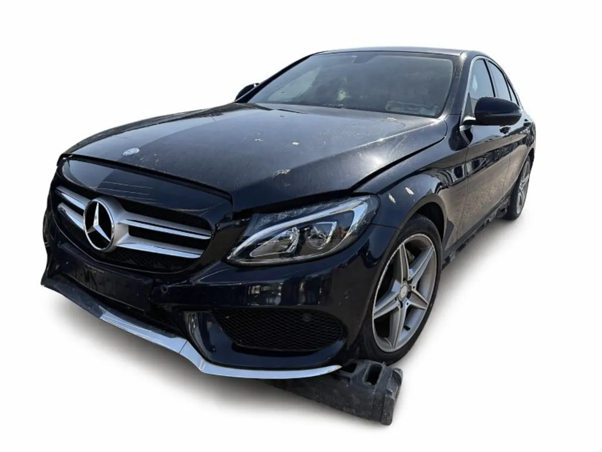 17 MERCEDES C-CLASS  220 C SERIES D AMG LINE 4DR A - Image 3
