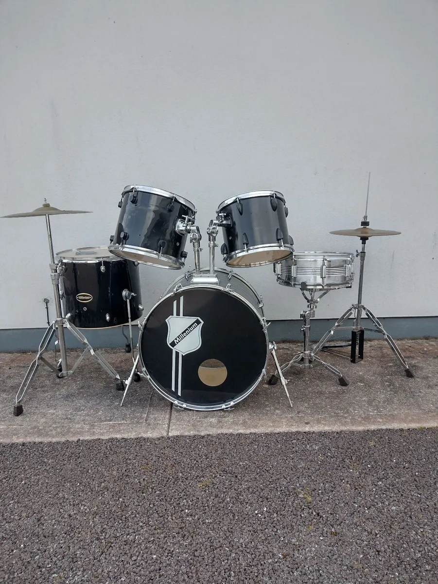 Full drum kit.
