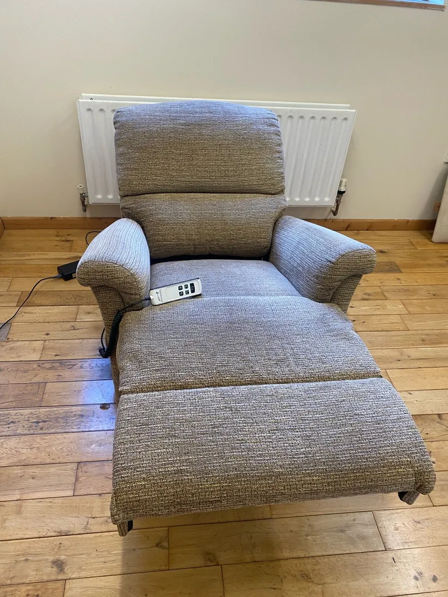Sherborne Electric Rise & Recline Chair - Image 4