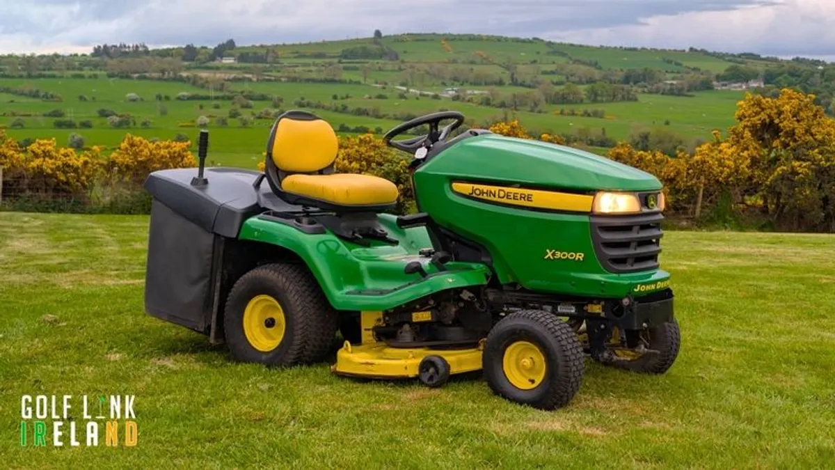 John Deere X300R Ride-on Lawnmower - Image 1