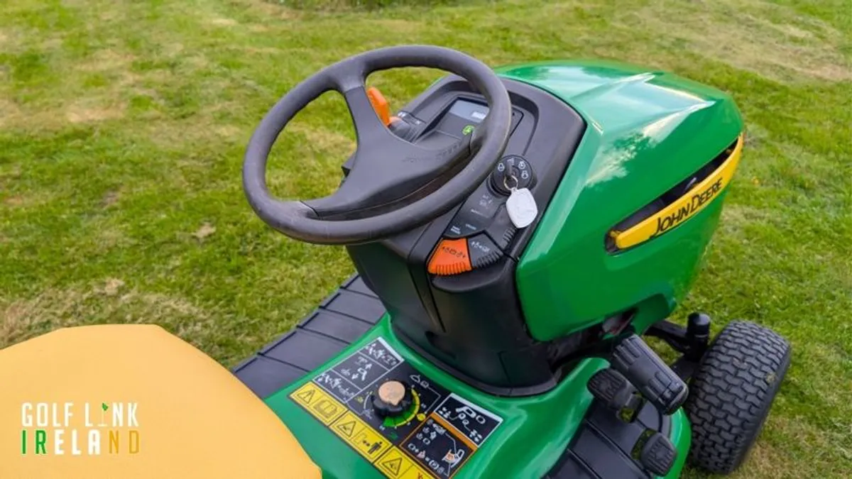 John Deere X300R Ride-on Lawnmower - Image 4