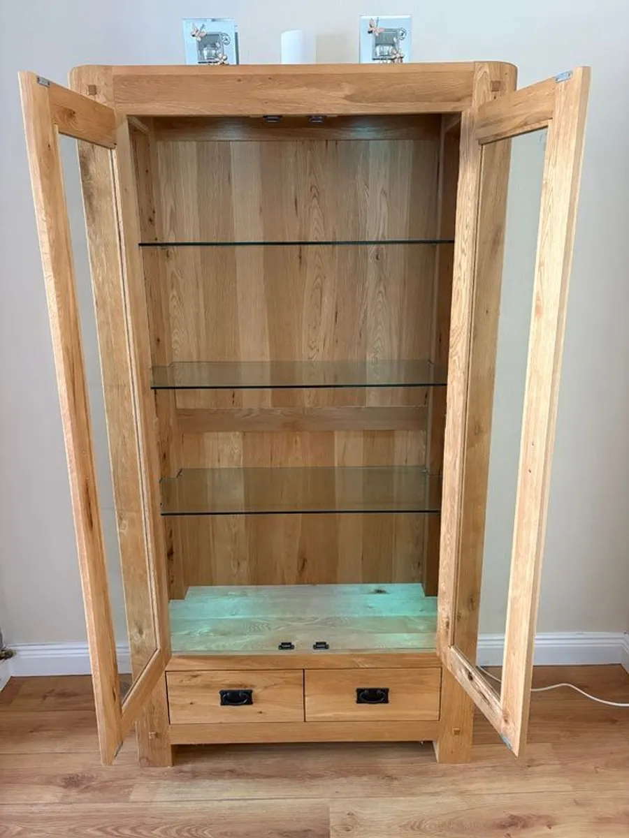 Living room Tall oak side board 2 glass doors and 2 drawers with lights, - Image 3