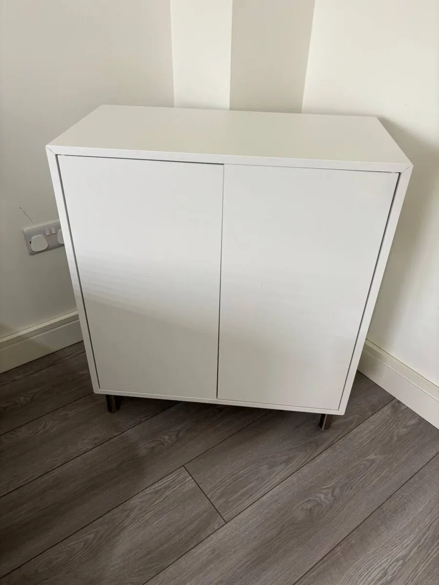 Living room cabinet - Image 1